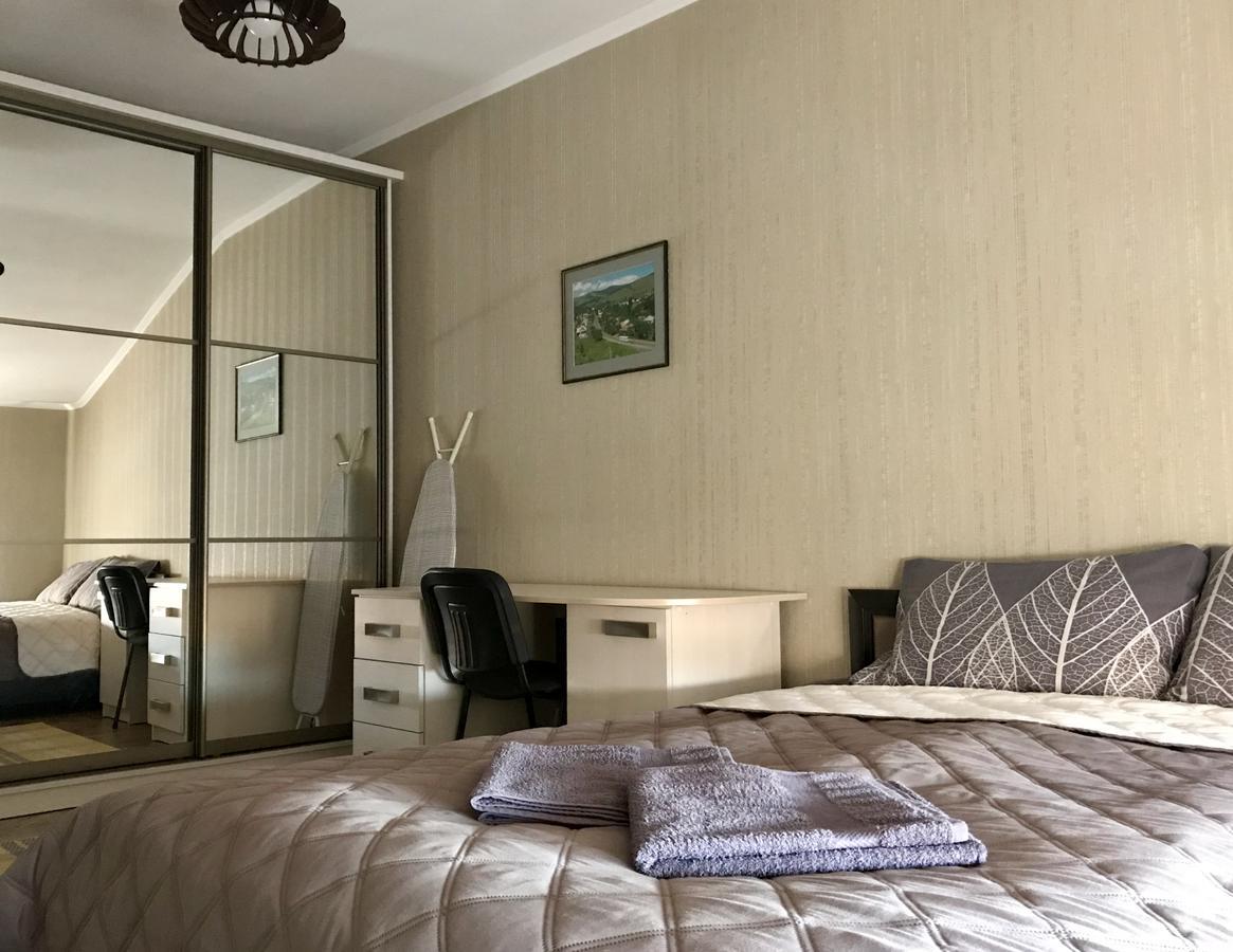 Panoramic View Top Floor Apartment In The City Center Mukacheve Bagian luar foto