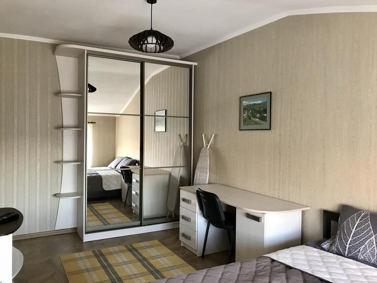 Panoramic View Top Floor Apartment In The City Center Mukacheve Bagian luar foto